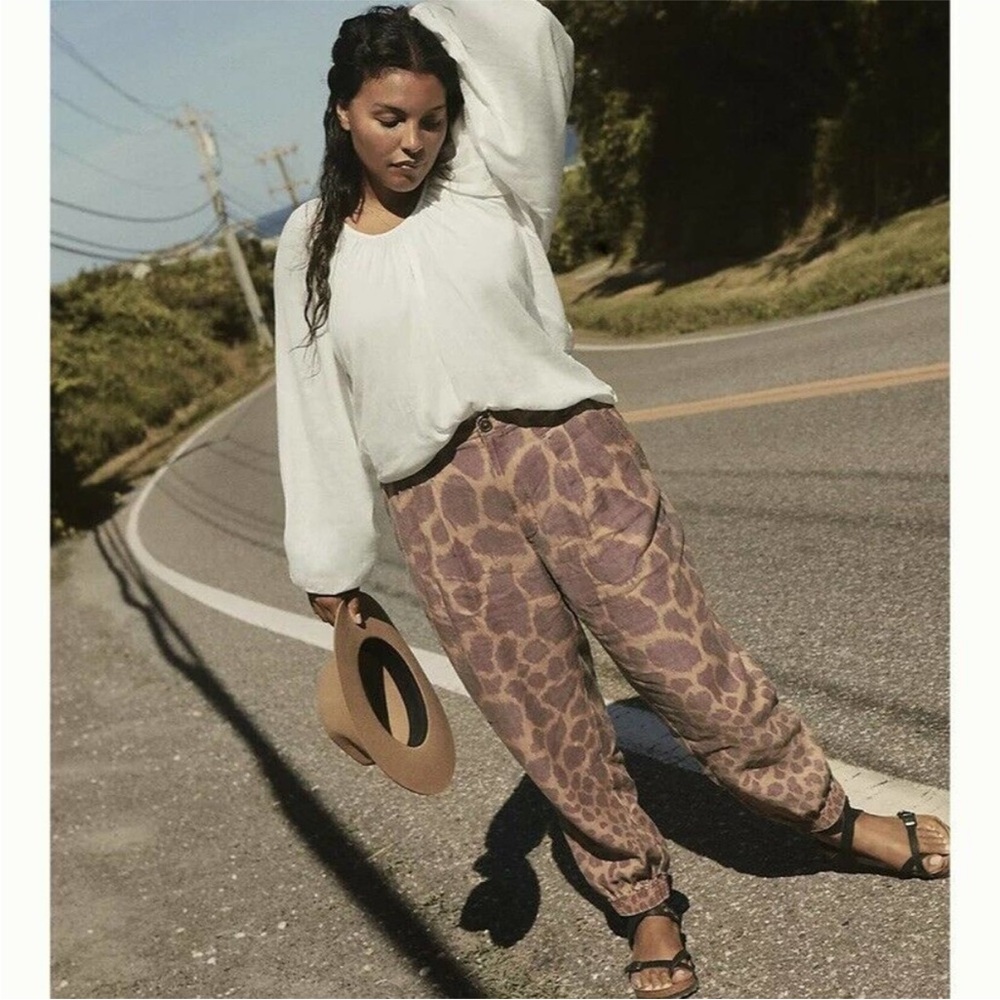 Anthropologie Giraffe/Animal Print Pant